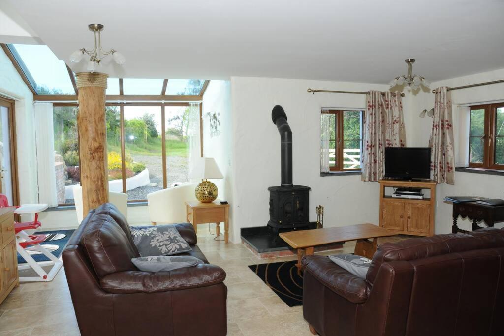 Ty-Hapus Cottage Jordanston Bagian luar foto